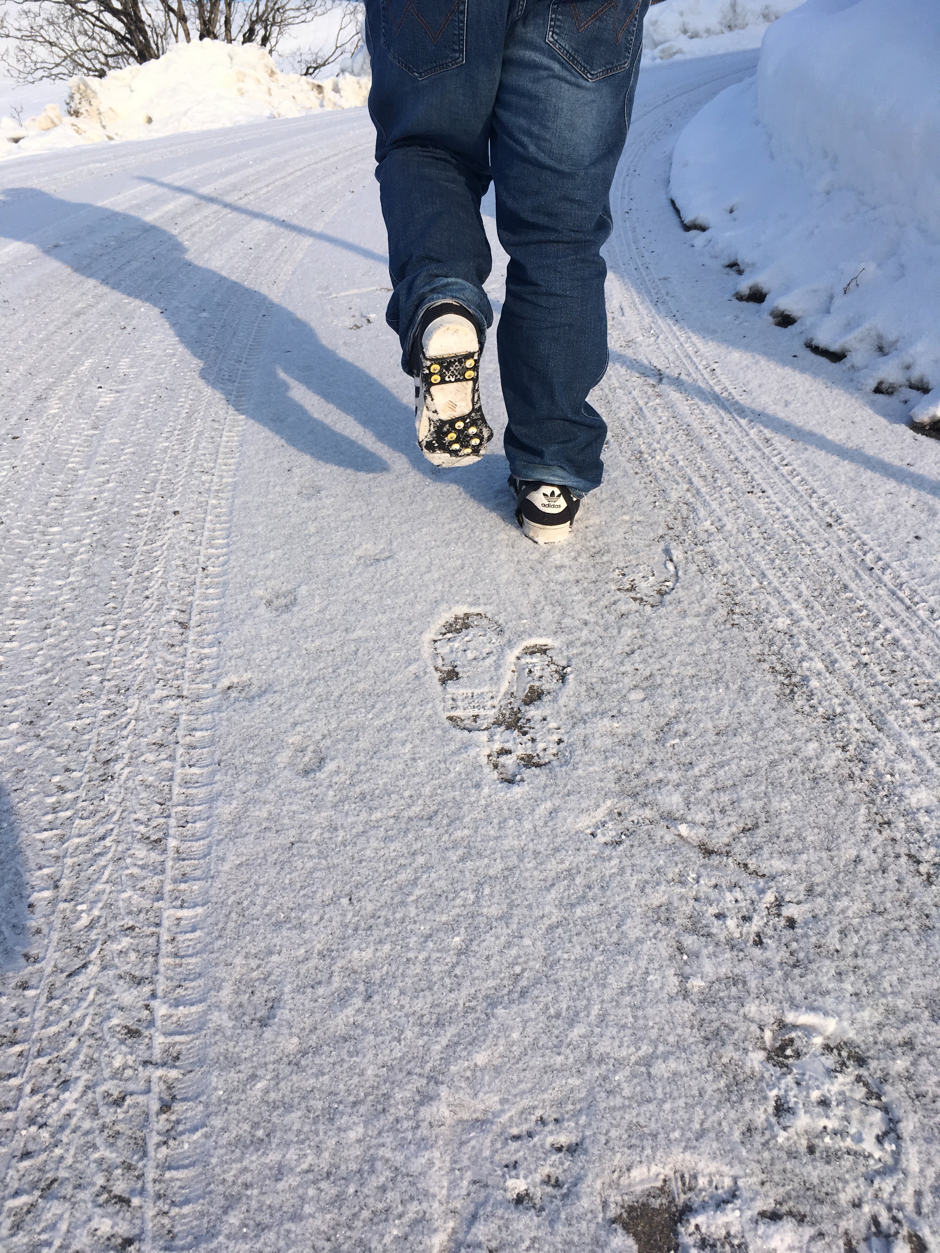 Crampons à neige et verglas ou glace